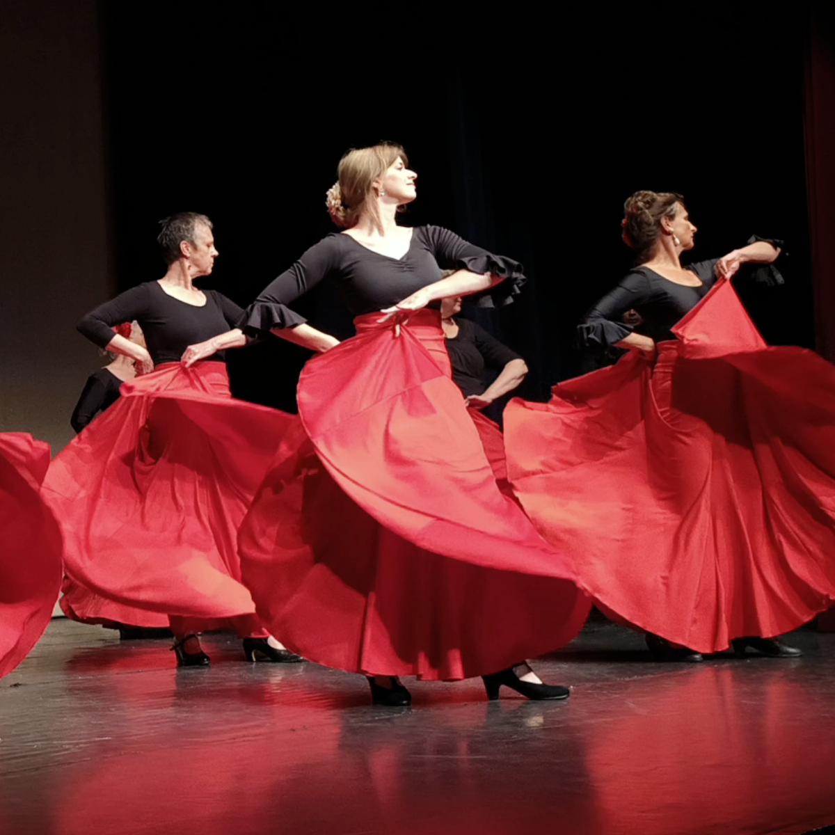 Leerlingenvoorstelling Kadri Flamenco 2026 – flamencodans tijdens de voorstelling in Concordia Enschede.