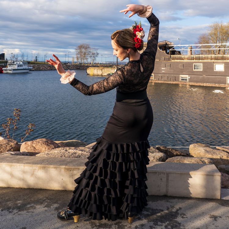 Kadri Merimaa danst flamenco aan het water – cursus Entre dos Aguas
